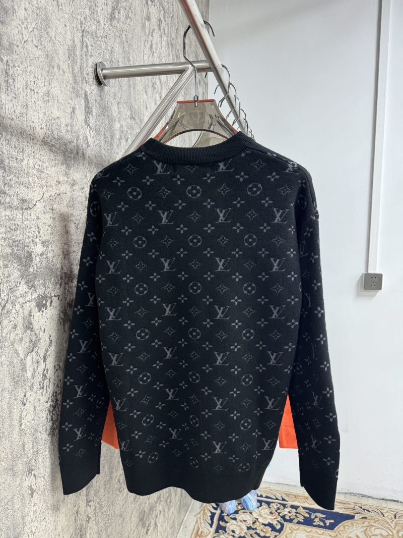 l0vis Vvtt0n sweater